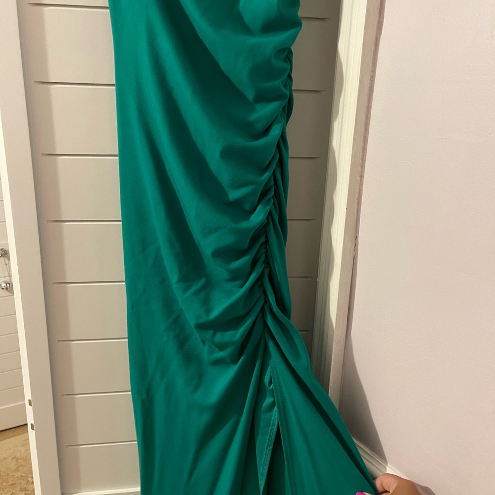 New, good quality green maxi dress with cinch and slit. - Picture 3 of 3